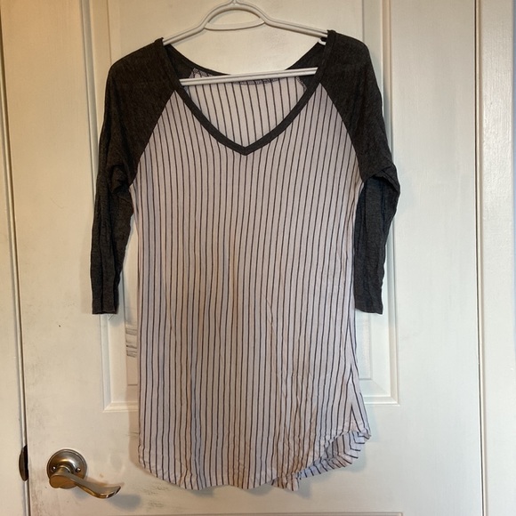 *2 for $22* Bluenotes Quarter Sleeve Baseball Tee - Picture 2 of 6